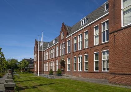 Voorkant van het gemeentehuis in Appingedam