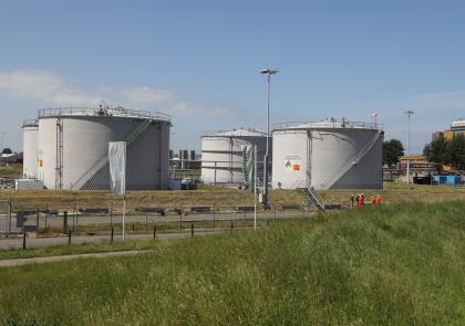 4 opslagsilo's in Delfzijl